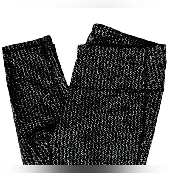 Athleta Yoga Pants / Work Out Pants Size Small Black W Gray Zigzag Hidden Pocket - Picture 3 of 11